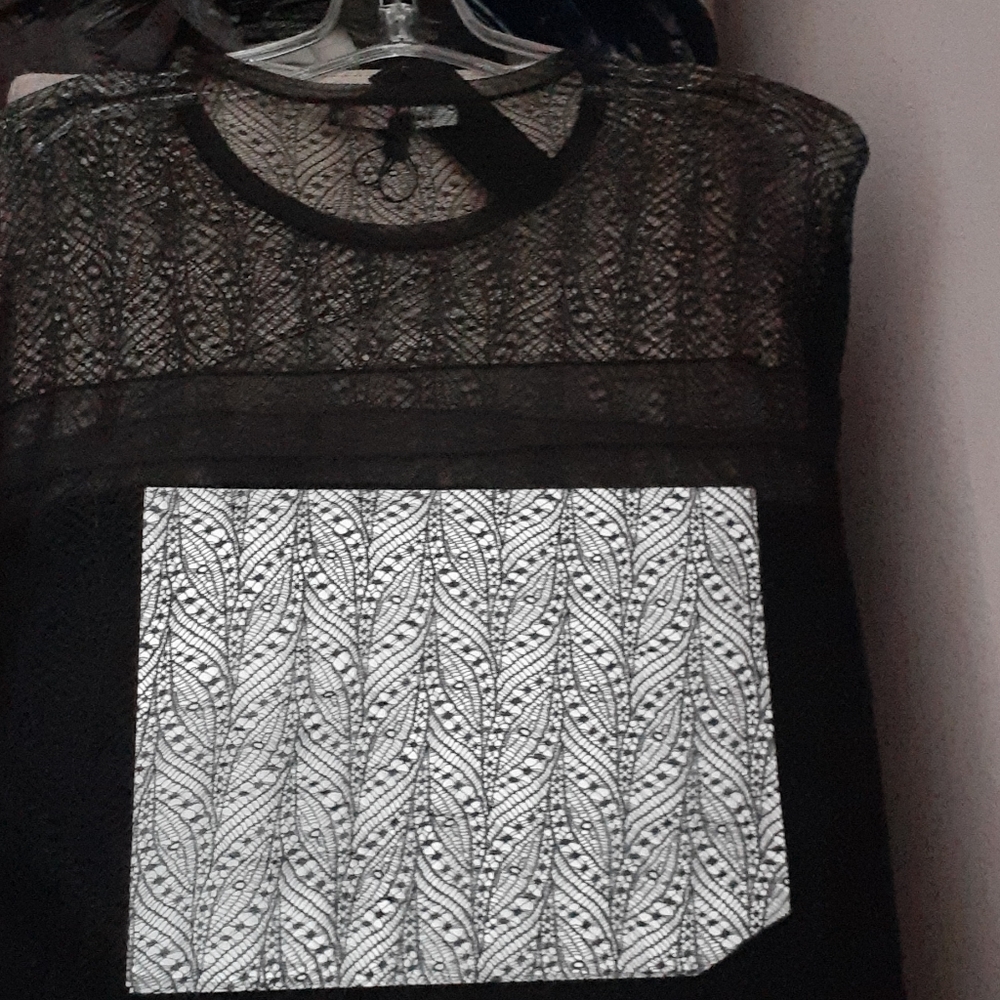 Clothing - Picture 4 of 4